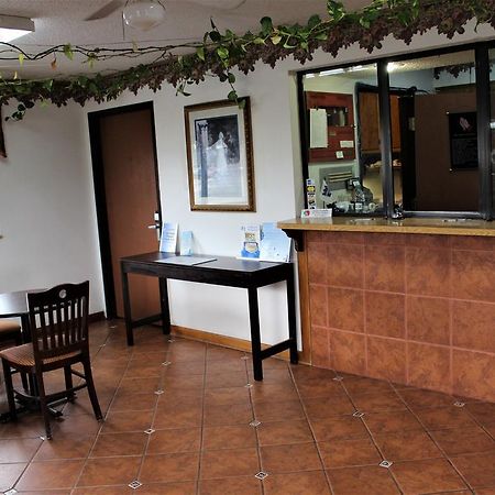 Knights Inn Олбани Екстериор снимка